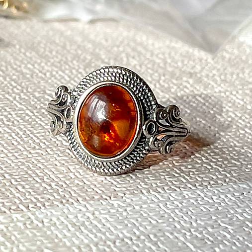 Filigree Amber Ag925 Silver Ring  / Strieborný filigránový prsteň s jantárom E044