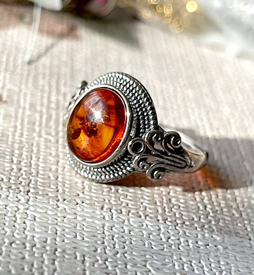 Filigree Amber Ag925 Silver Ring  / Strieborný filigránový prsteň s jantárom E044