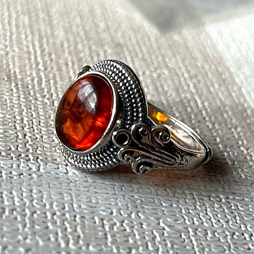 Filigree Amber Ag925 Silver Ring  / Strieborný filigránový prsteň s jantárom E044