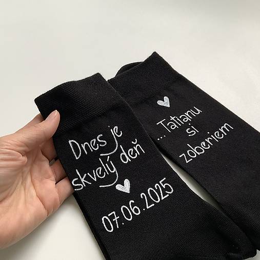 Maľované ponožky pre ženícha (čierne s maľbou nad členkom)