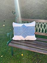 Úžitkový textil - Háčkovaný vankúš modro-biely - 17537031_