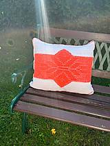 Úžitkový textil - Háčkovaný vankúš bielo-oranžový - 17537036_