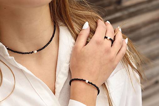 Náhrdelník choker spinel, perla