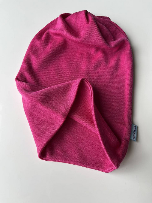 Merino čiapka s otvorom na cop