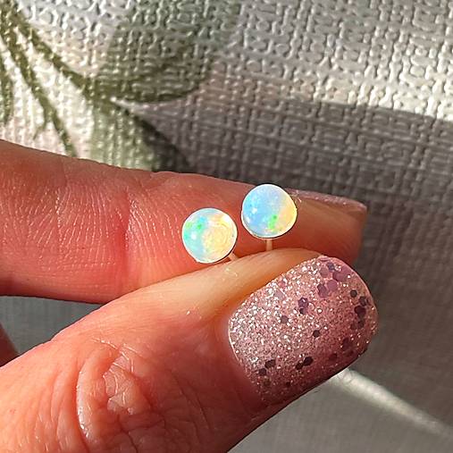 Rainbow Welo Opal AG925 Earrings / Strieborné náušnice s opálmi welo E013