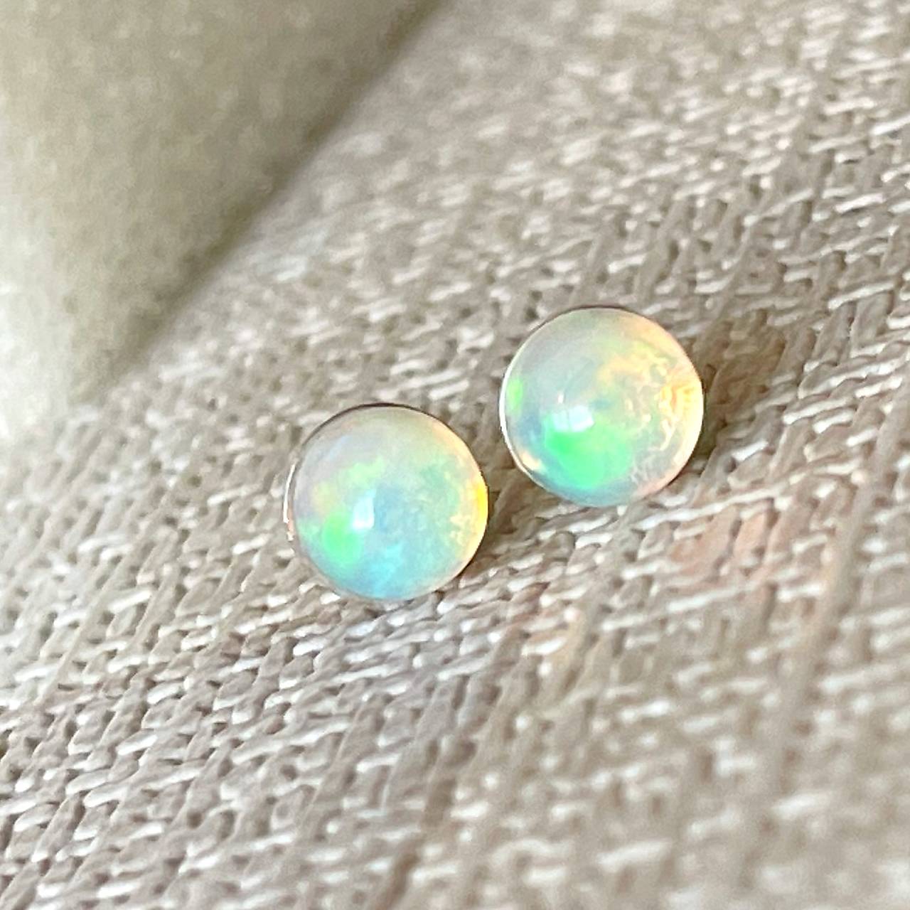 Rainbow Welo Opal AG925 Earrings / Strieborné náušnice s opálmi welo E013