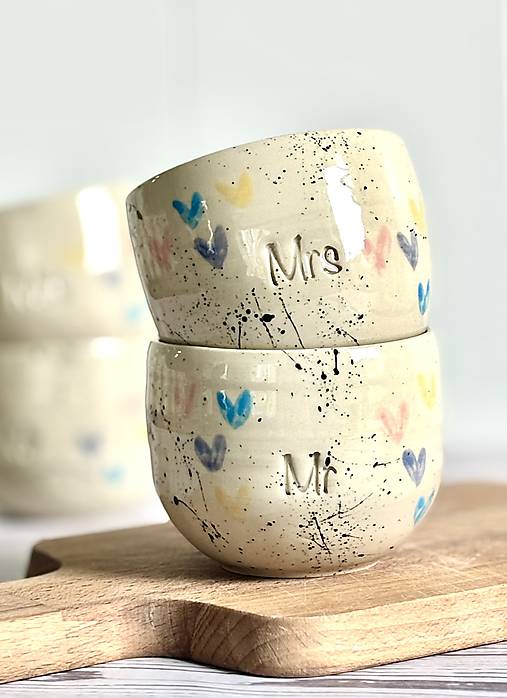 Poháriky Mrs. Mr., Farebné srdiečka