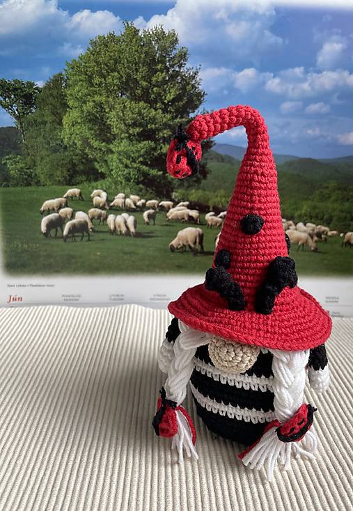 Hračky - 12 háčkovaných mesiačikov - trpaslíkov (Trpaslík jún - lienka) - 17554752_