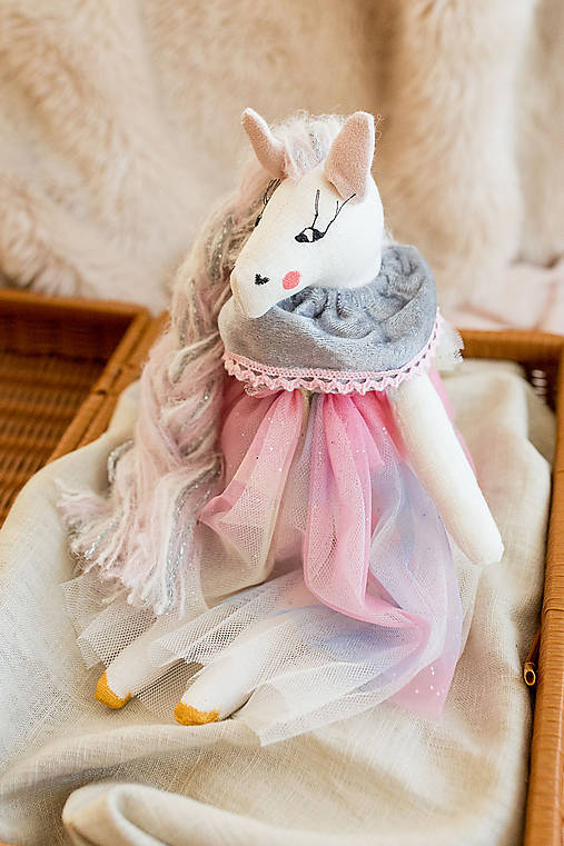Hračky - KONÍK so striebornou hrivou - 17553359_