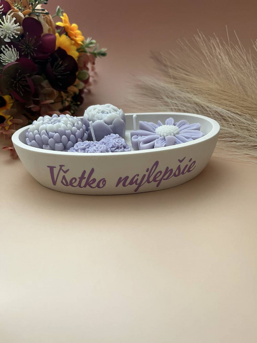 Sviečky - Personalizovaná kvetinová sójová sviečka v jesmonite miske - 17553963_