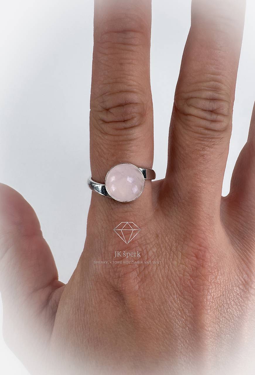 Strieborný 925/1000 prsteň s ruženínom, veľkosť 59