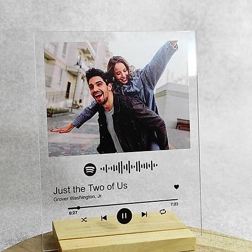 Spotify plaketa vaša skladba, so stojanom