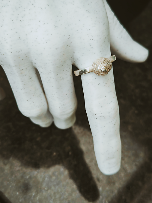 Strieborný prsteň mušľa 