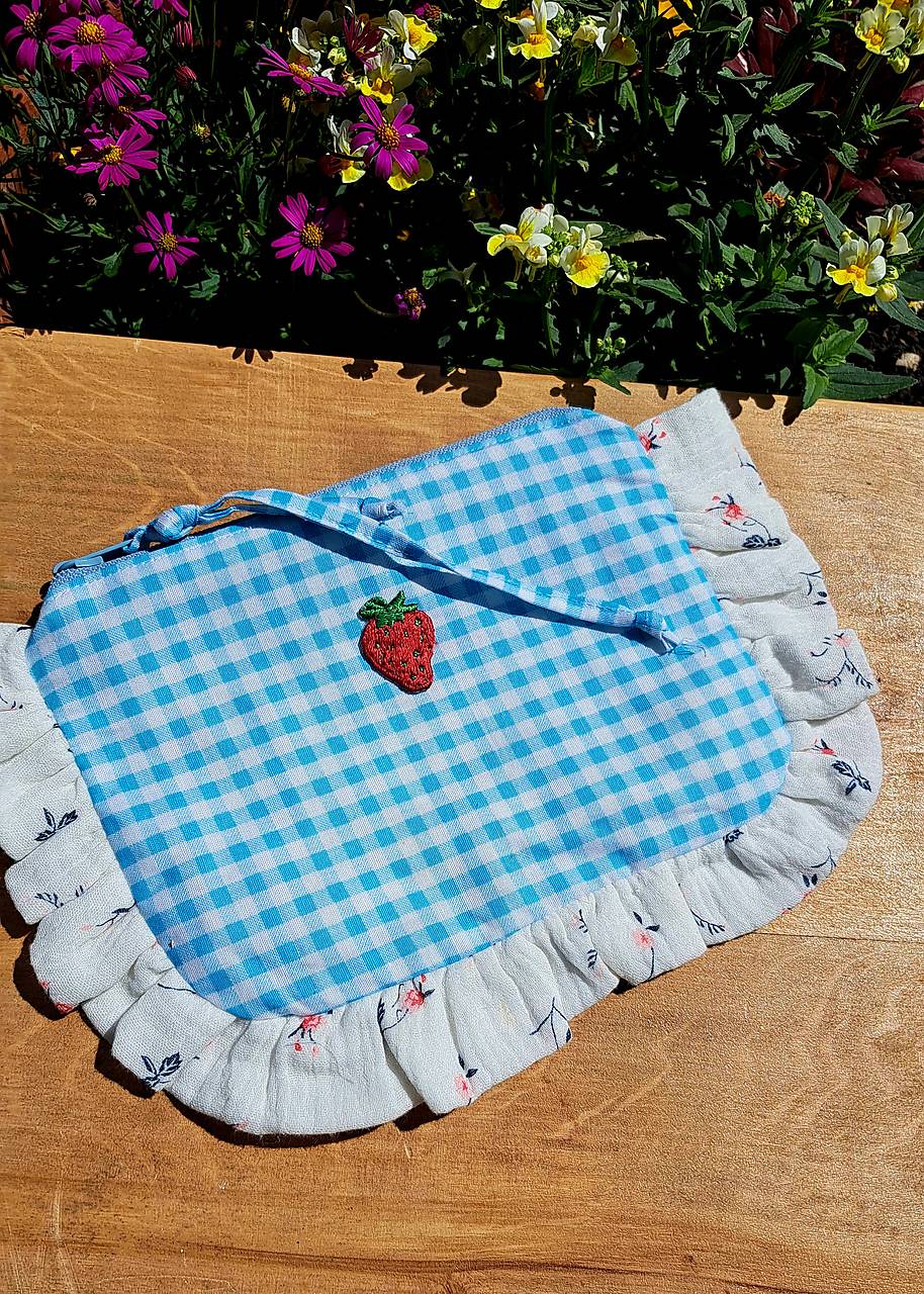 kosmetická taštička jahodová