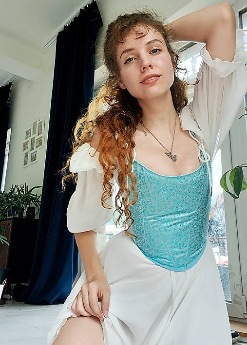 Korzet Popoluška