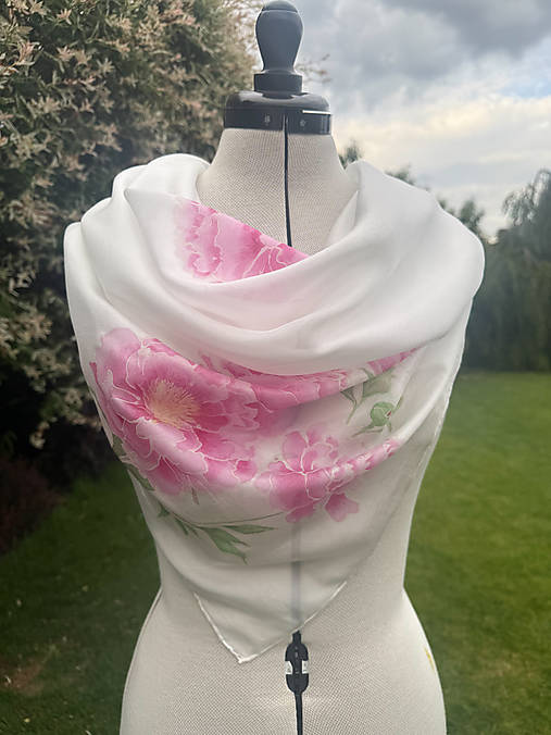 Maľovaná hodvábna šatka Soft Peony