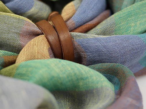 Letná ľanová šatka – Unisex – Pestrofarebný károvaný vzor – 100 % prírodný materiál – Ručne vyrobená – Ideálna na leto