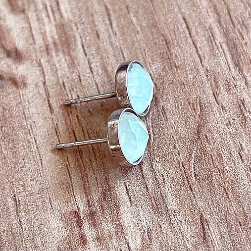 ZĽAVA 20% Faceted Prehnite Ag925 Stud Earrings / Náušnice s prehnitom AG925 E055
