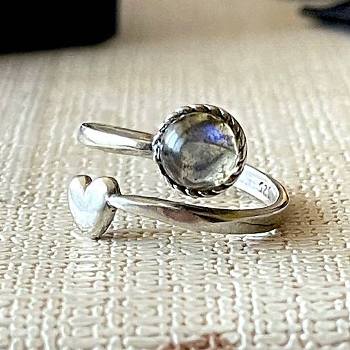 Heart Natural Labradorite Ag925 Ring / Strieborný prsteň s labradoritom E001