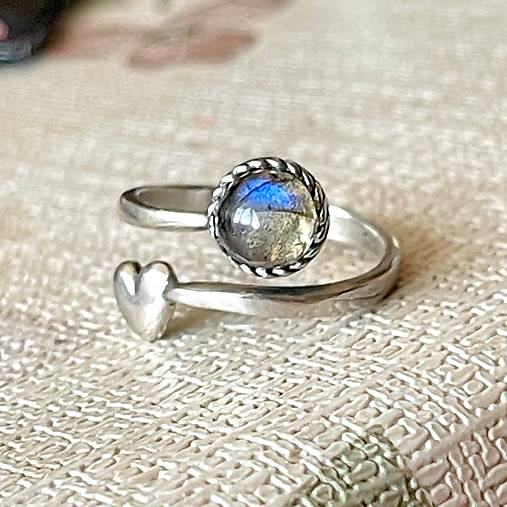 Heart Natural Labradorite Ag925 Ring / Strieborný prsteň s labradoritom E001