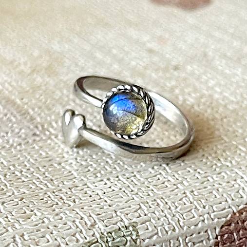 Heart Natural Labradorite Ag925 Ring / Strieborný prsteň s labradoritom E001