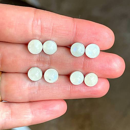 SUPER CENA Moonstone Silver Ag925 Stud Earrings / Strieborné náušnice s mesačným kameňom E055