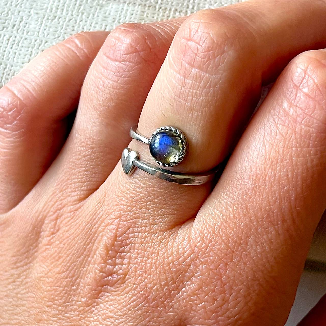 Heart Natural Labradorite Ag925 Ring / Strieborný prsteň s labradoritom E001