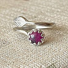 Prstene - Leaf Natural Ruby Ring Ag925 / Strieborný prsteň s rubínom E001 - 17570760_
