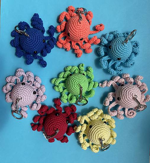 Kľúčenky - Háčkované kľúčenky - more chobotníc - 17574200_