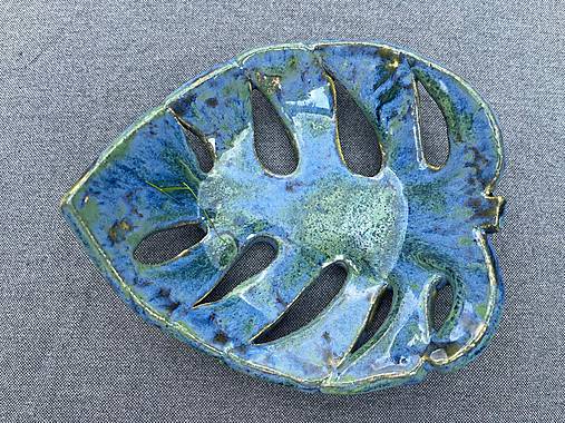 Nádoby - Keramická dizajnová misa v tvare listu monstery (Modrá) - 17573878_