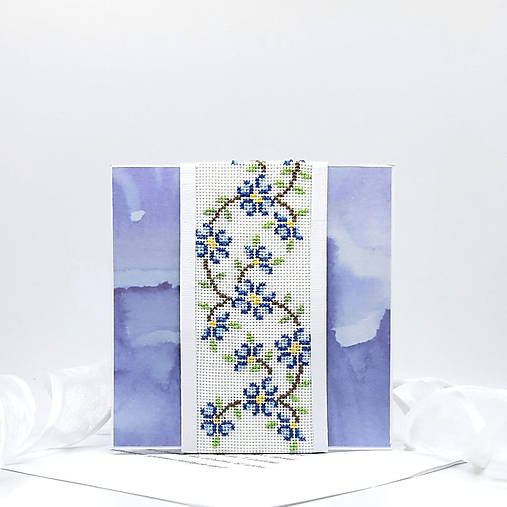 Papiernictvo - Modrá neha na oblohe - vyšívaný pozdrav - 17573857_