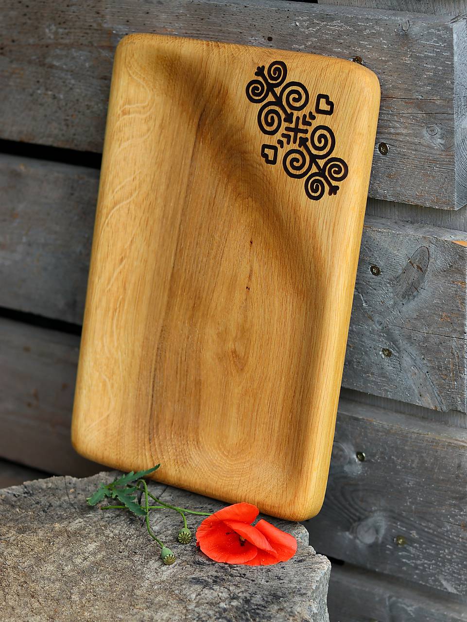 Dubová tácka "čičmanské ornamenty"