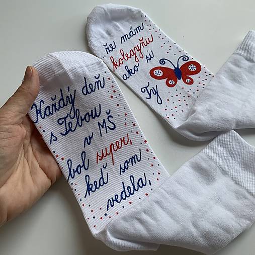 Maľované ponožky pre super KOLEGYŇU (biele s motýlikom na rozlúčku)