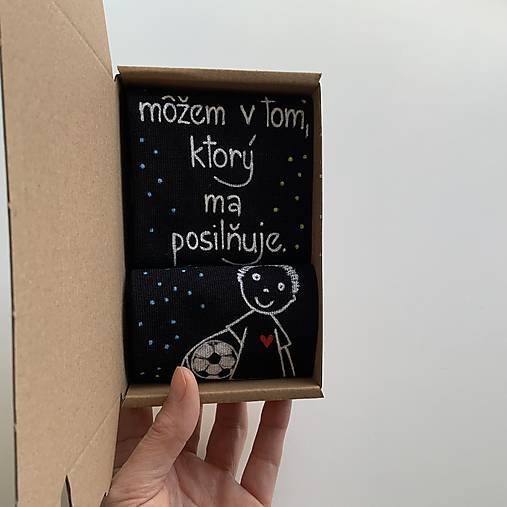 Maľované ponožky ako darček k prvému svätému prijímaniu