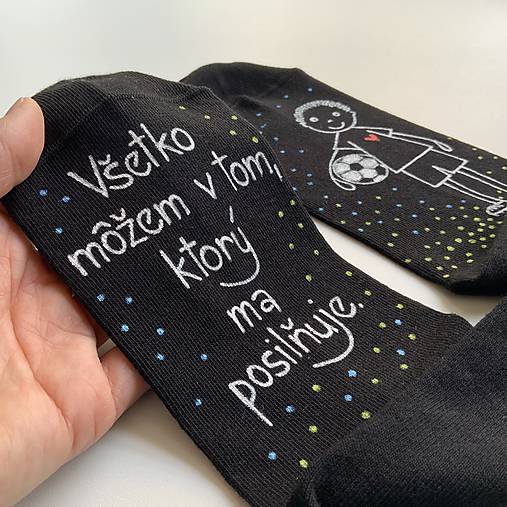 Maľované ponožky ako darček k prvému svätému prijímaniu