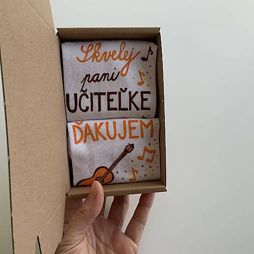 Maľované pre najlepšiu UČITEĽKU gitary (biele členkové)