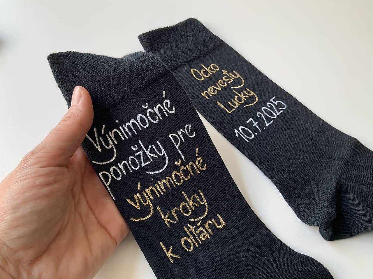 Maľované ponožky pre ocka nevesty čierne folk