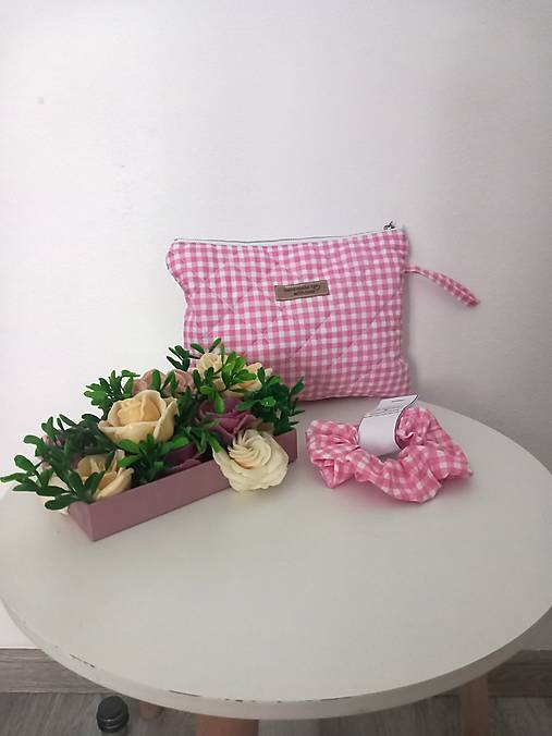 Taštičky - Kozmeticka taštička + scrunchies - 17576871_