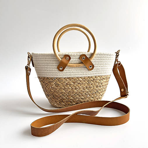 Kabelky - Kabelka zo slamy s bambusovými rúčkami – crossbody aj do ruky - 17577591_