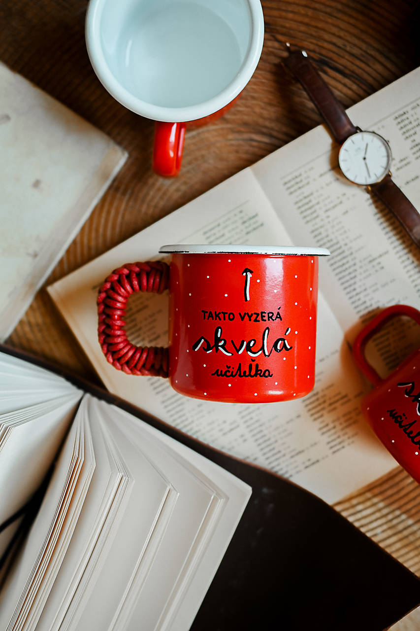 Smaltovaný hrnček (červený) - Takto vyzerá skvelá učiteľka