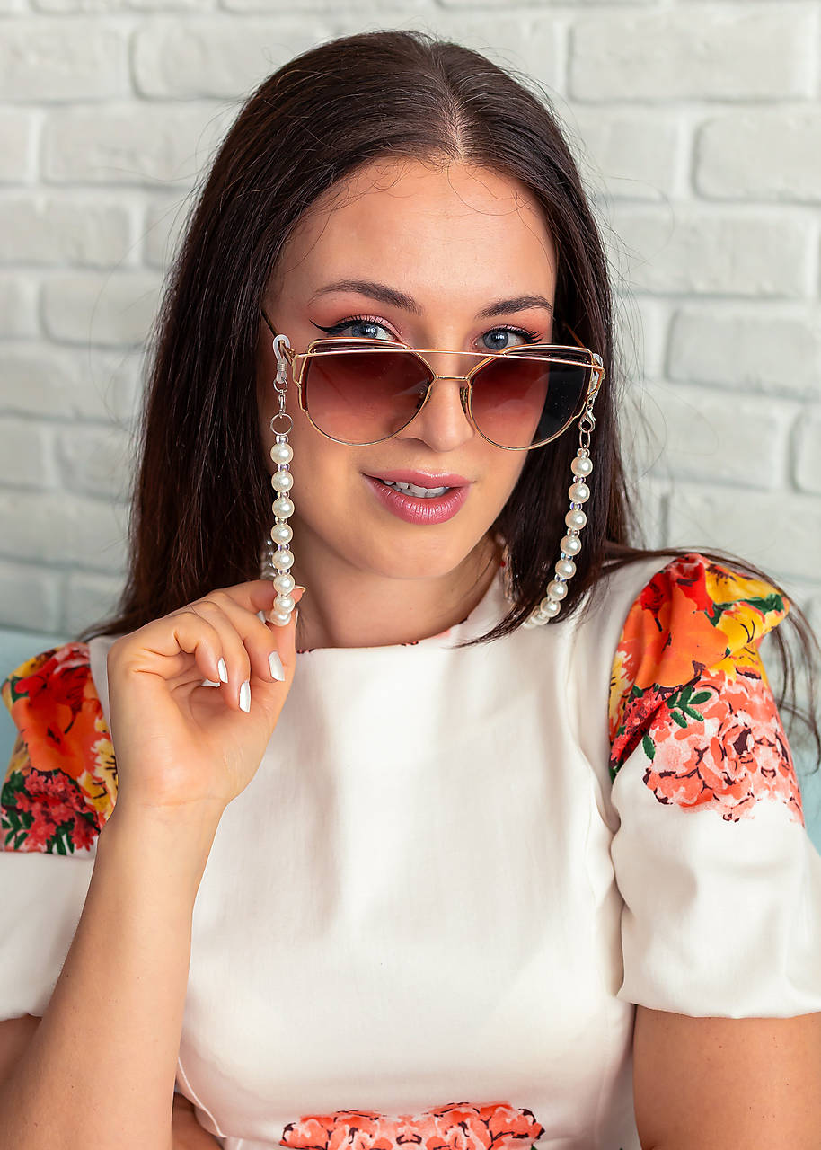Florum RES - iné doplnky  (Perlová retiazka na okuliare s transparentnými korálkami)