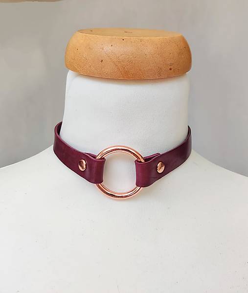 Náhrdelníky - "Violet Grace" – kožený choker s kroužkem - 17584180_