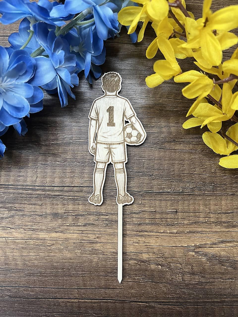 Drevený zápich do torty pre športovca (Futbalista)