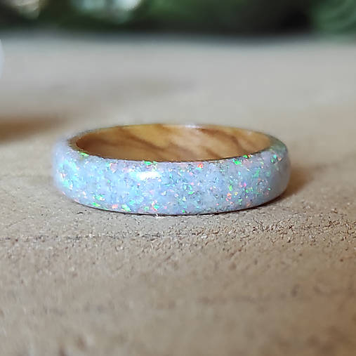 Prstene - Prsteň z opálov a olivy - 17586571_