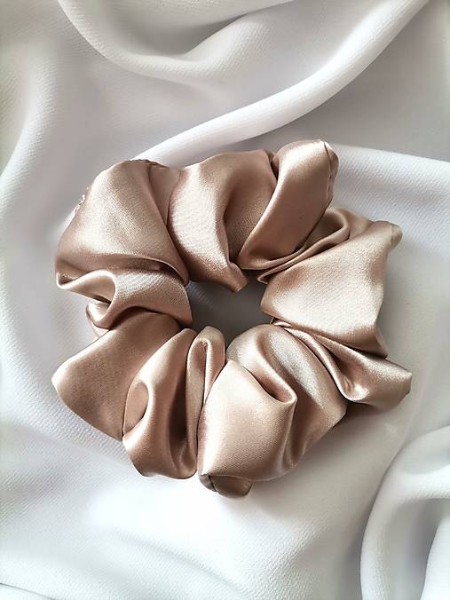 Ozdoby do vlasov - Saténová scrunchie maxi - béžová - 17587490_