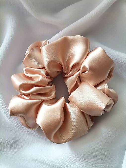 Ozdoby do vlasov - Saténová scrunchie maxi - púdrova - 17587492_
