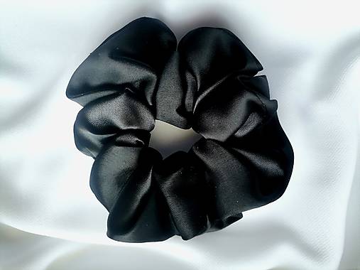 Ozdoby do vlasov - Saténová scrunchie maxi - čierna - 17587585_