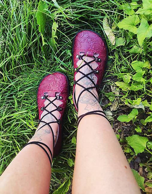 Ponožky, pančuchy, obuv - Červene zdobené barefoot baleríny - 17589637_