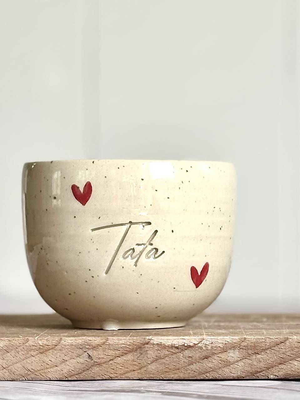 Pohárik TATA Love Limited na bodkovanej hline