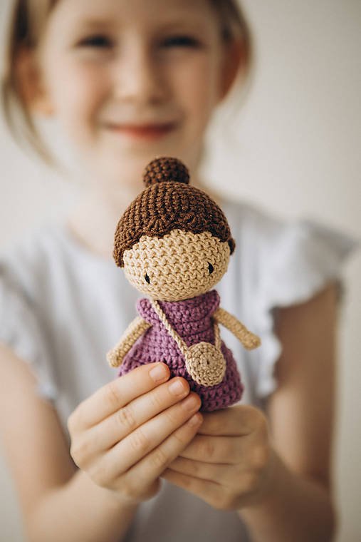 Hračky - Bábika do ručičky s doplnkami - 17589773_